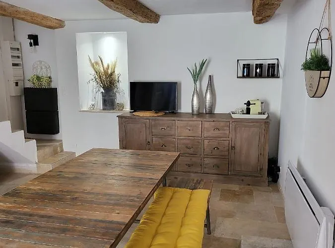 Maison De Village Entierement Renovee Avec Gout