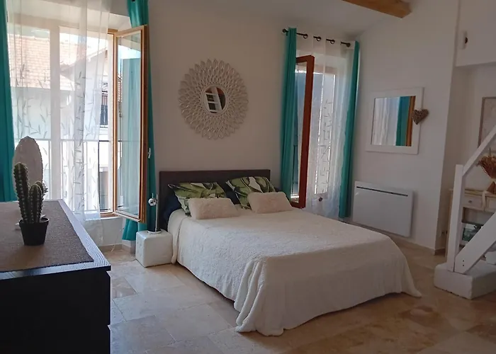 Maison De Village Entierement Renovee Avec Gout